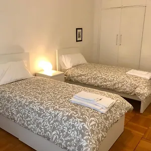 https://a-casa-di-sandro-spazioso-appartamento-citycenter.hotelinveneto.com